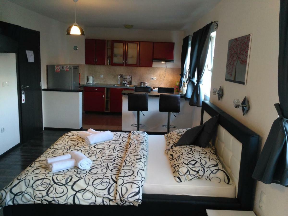 Guest House First Stop Rakovica Exterior photo
