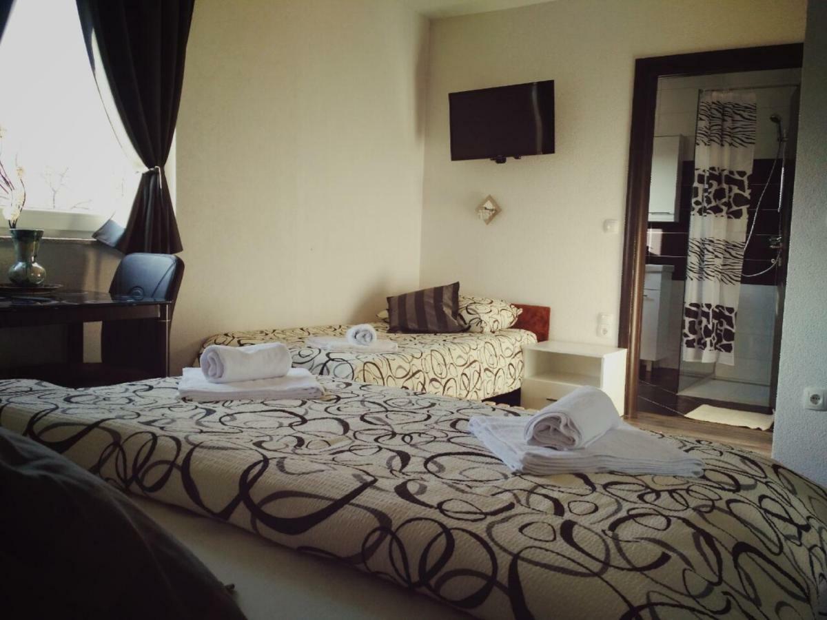 Guest House First Stop Rakovica Exterior photo